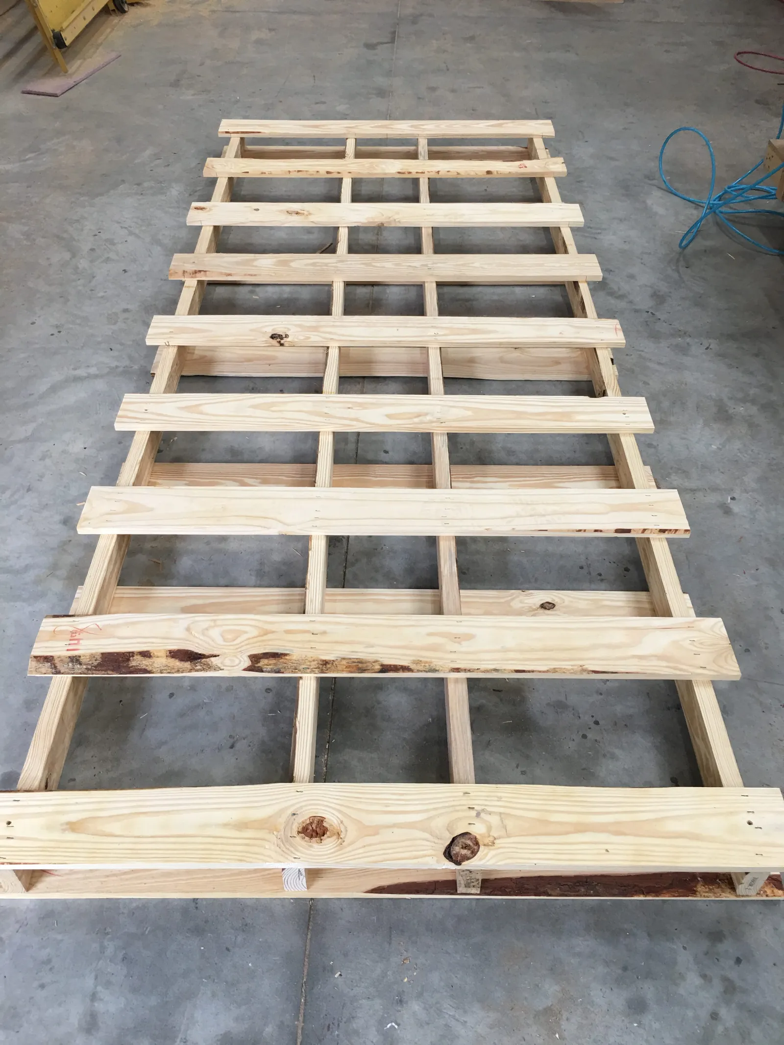 The completed shipping pallet