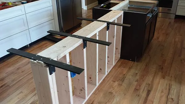 Hidden countertop brackets